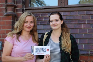 Greifswald Marketing_Friederike Reinhardt und Cindy Schmeda Studentinnen_Gutscheinbuch 2016-17