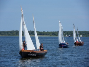 Kuttersegeln auf der Dnischen Wieck- ein Wettkampf beim Greifswalder Fischerfest Gaffelrigg.