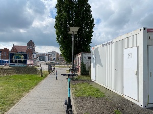 neuer Toilettencontainer am Museumshafen