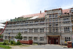 Start der Dachsanierung am Gebäude der regionalen Schule Ernst Moritz Arndt - © Foto Pressestelle Start der Dachsanierung am Gebäude der regionalen Schule Ernst Moritz Arndt