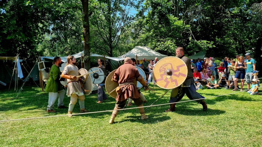 Kampfvorführung mit Liutreka - Eldenaer Klostermarkt 2022 - © UHGW-Pressestelle Kampfvorführung mit Liutreka - Eldenaer Klostermarkt 2022