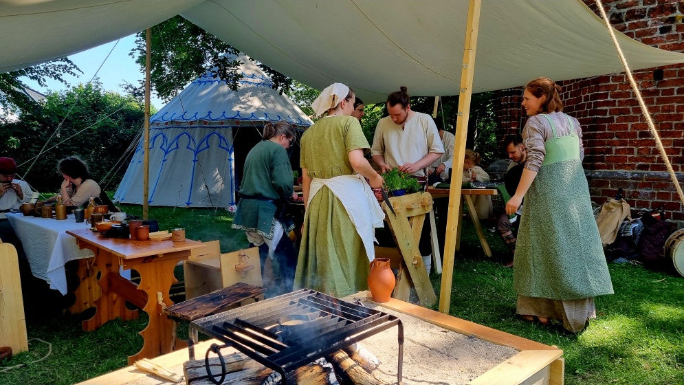 Lagerleben des IG Greifenschlag - Eldenaer Klostermarkt 2022 - © UHGW-Pressestelle Lagerleben des IG Greifenschlag - Eldenaer Klostermarkt 2022