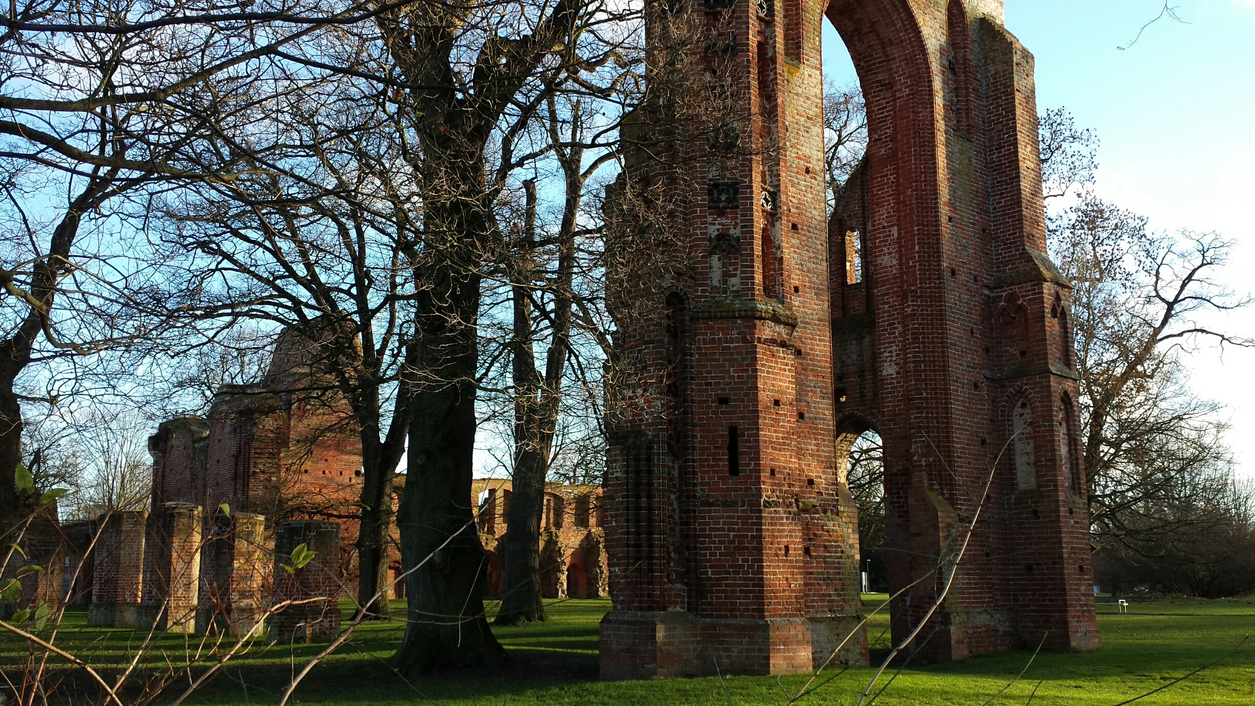 Route der Backsteingotik - historischen Parkanlage - Klosterruine Eldena