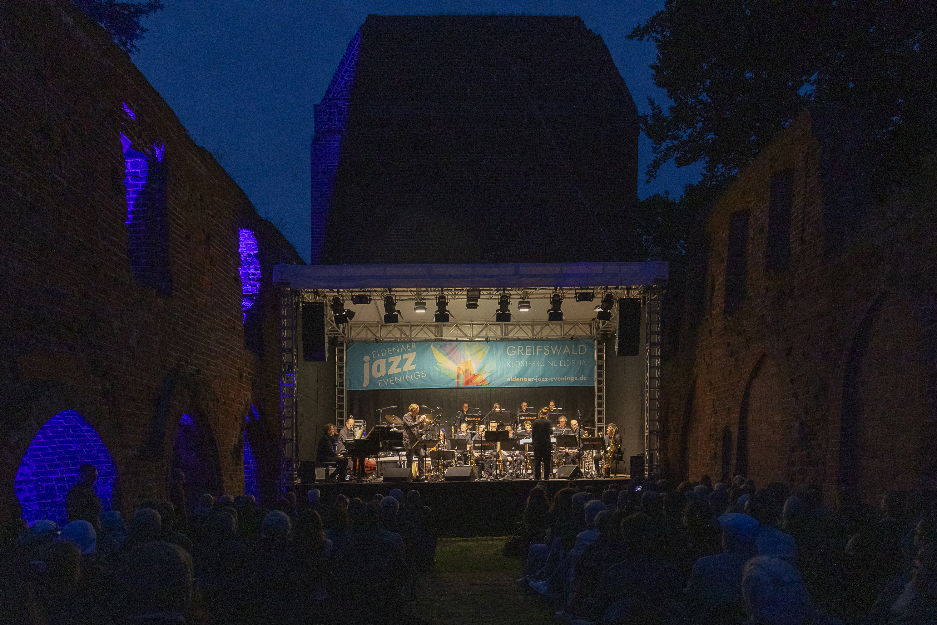 Eldenaer Jazz Evenings 2026 mit der NDR Bigband und Frederick Köster auf der Bühne
