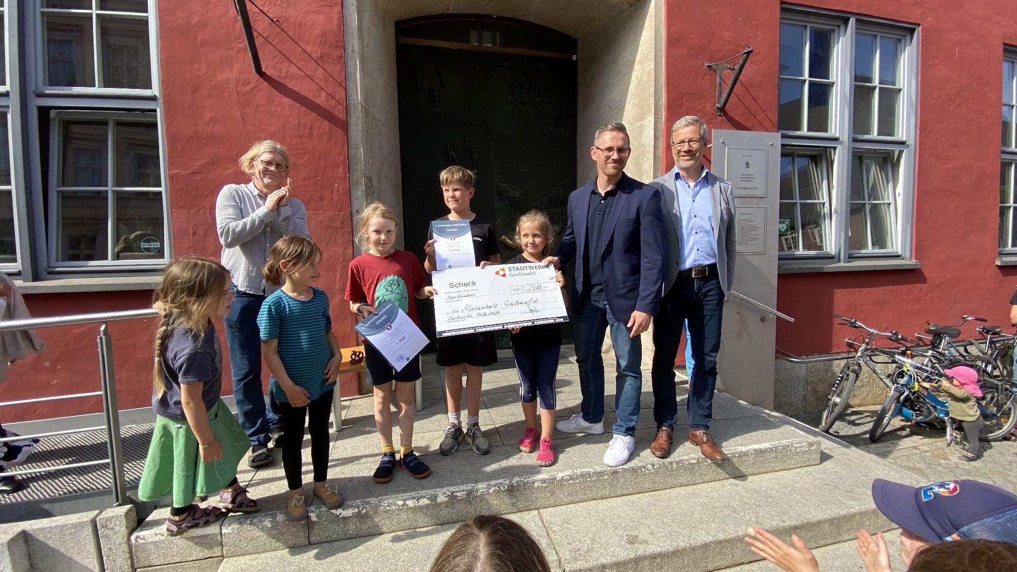 Die Martinschule Greifswald hat sowohl in der Kategorie "Beste Schule" als auch bei den gefahrenen Kilometern pro Team den ersten Platz gewonnen.