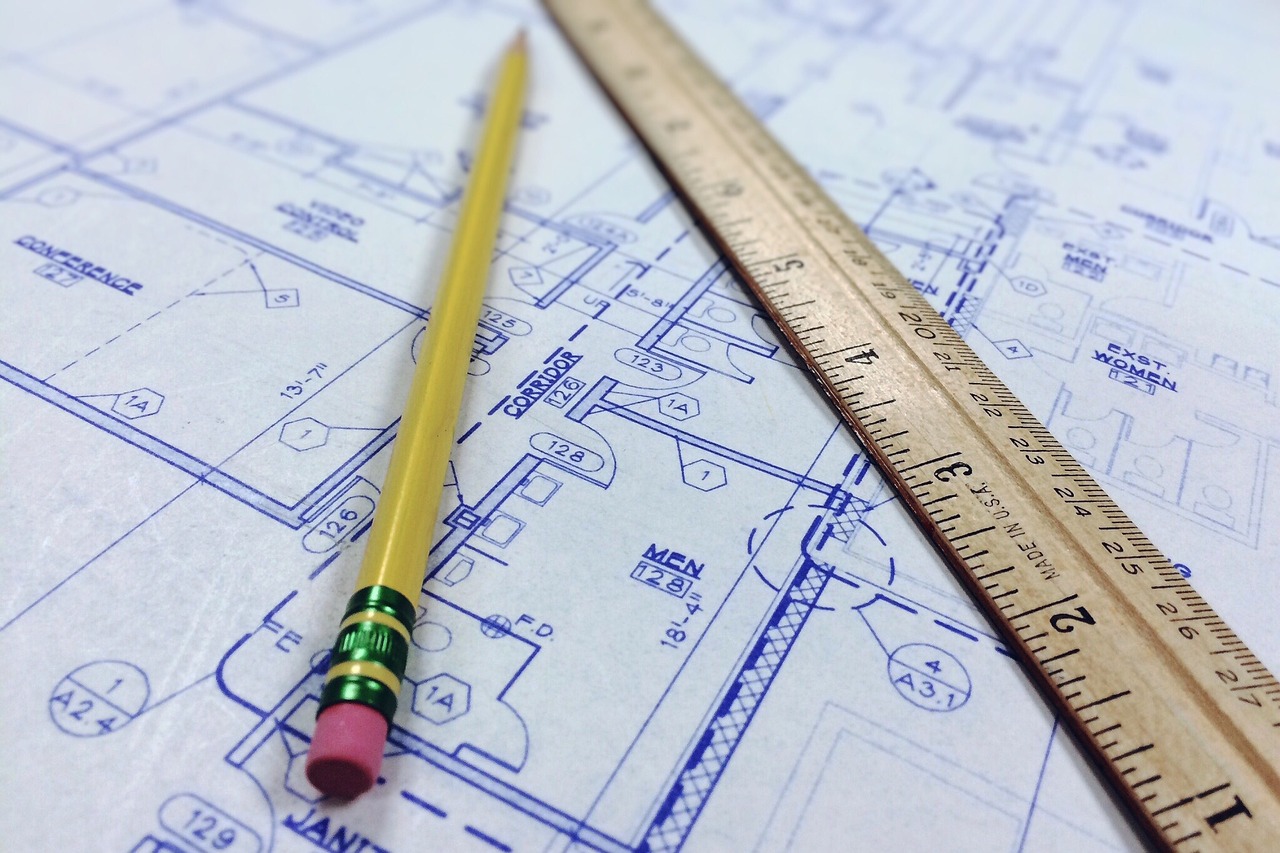 Plan mit Bleistift und Lineal