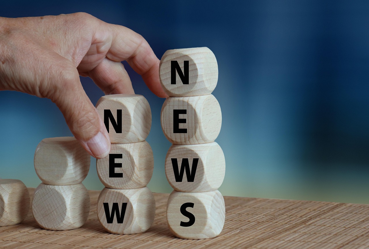 Würfel mit Aufschrift News