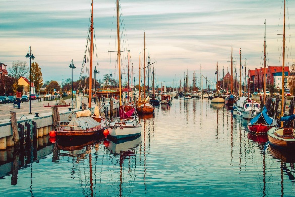 Greifswalder_Hafen_im_Abendlicht(WallyPruss)_quer Bild