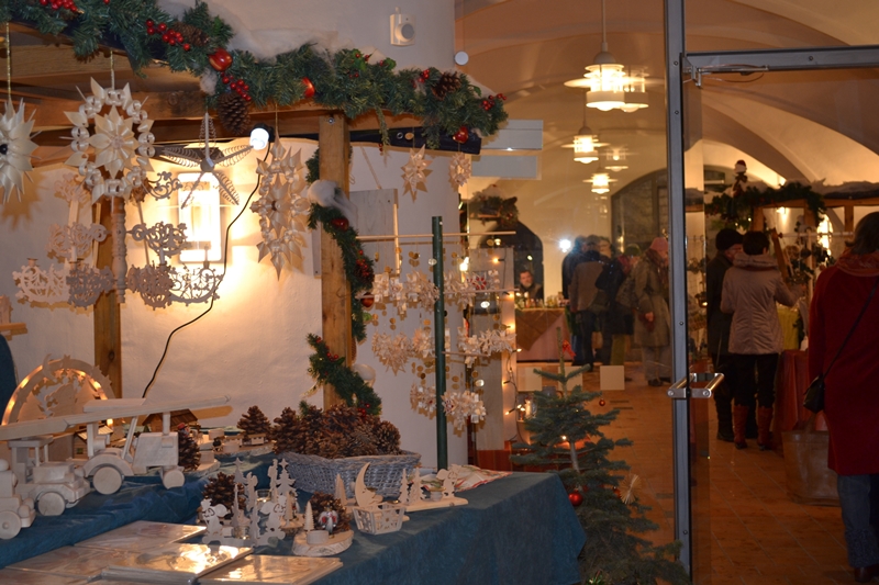 Filigrane Sterne aus Holz - © Pressestelle Filigrane Sterne aus Holz