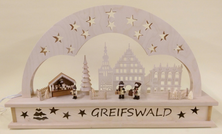 Greifswalder Schwibbogen, gerfertigt vom Kunsthandwerker Andres Pönisch für den Kunsthandwerkermarkt 2016 - © Andreas Pönisch Greifswalder Schwibbogen, gerfertigt vom Kunsthandwerker Andres Pönisch für den Kunsthandwerkermarkt 2016