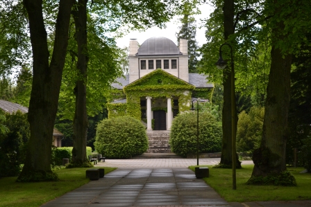 Das Krematiorium auf dem neuen Friedhof. - © Pressestelle Das Krematiorium auf dem neuen Friedhof.