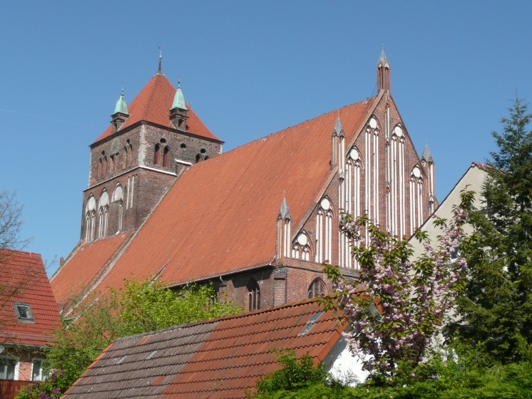 St. Marien wird von einem gewaltigen Dach geschützt. - © Presstelle St. Marien wird von einem gewaltigen Dach geschützt.