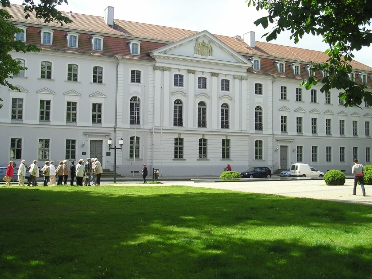 Regelmäßig finden Führungen statt. - © Evelyne Klein Regelmäßig finden Führungen statt.