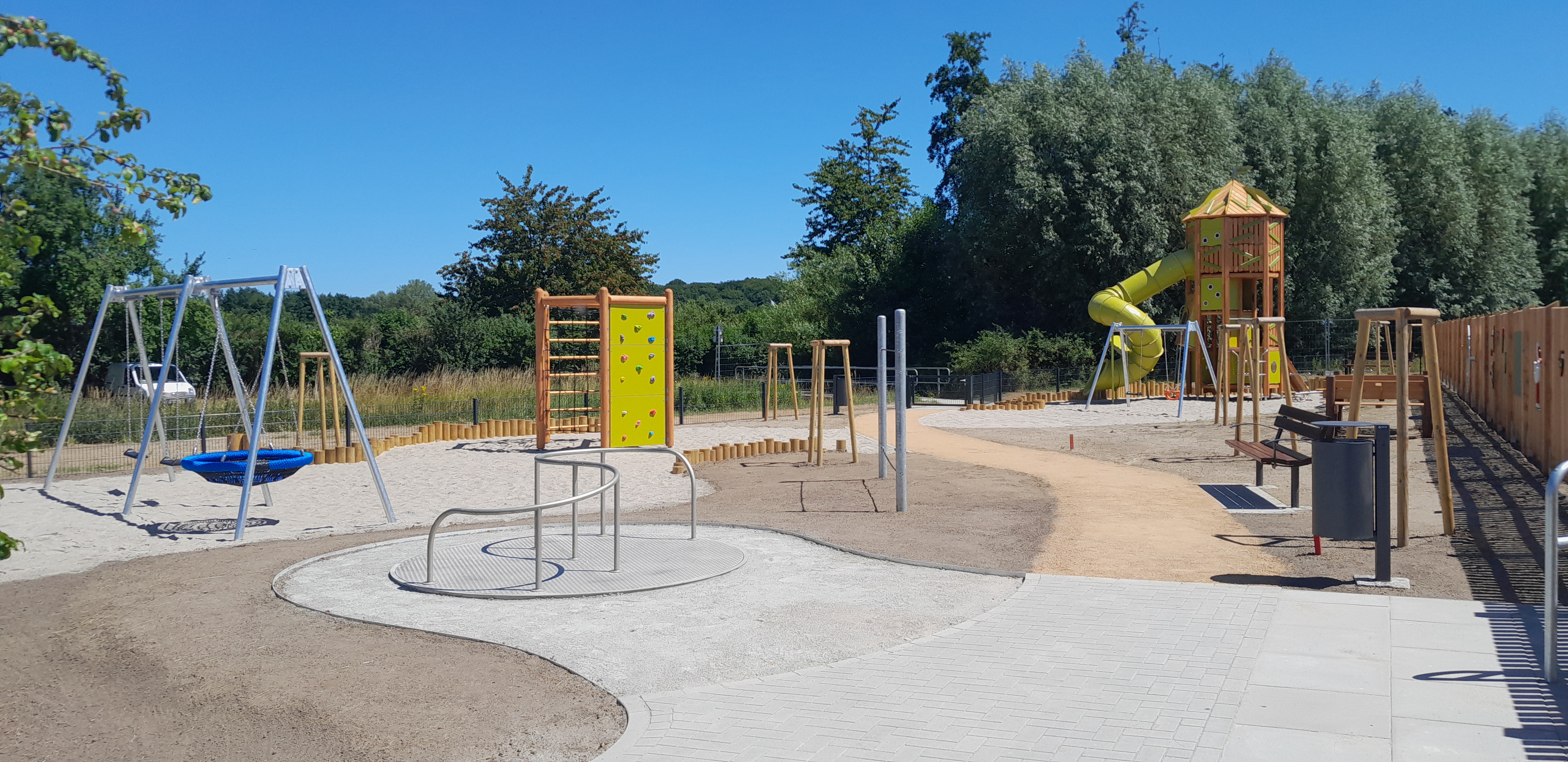 Fertigstellung Spielplatz