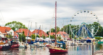 Wally Pruß Blick auf den Ryck beim Fischerfest Gaffelrigg