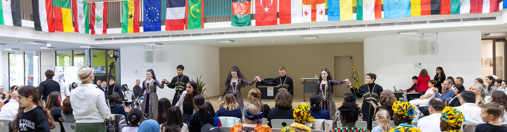 Eröffnung der Greifswalder Interkulturellen Woche 2025 in der Fischerschule