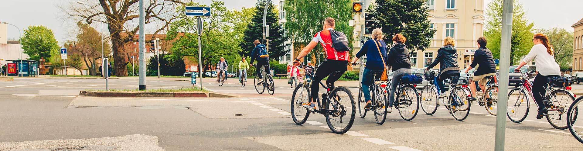 /export/sites/hgw/bilder/slideshow/Fahrradfahrer_Europakreuzung_Mai2017WallyPruss_1920x500px_web.jpg