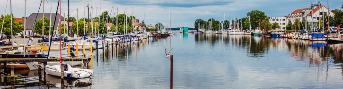 Wieck_Juni(WallyPruss)_1920x500px_1 © Wally Pruß Hafen Greifswald-Wieck