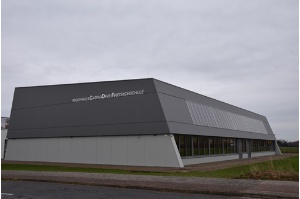die neue CDF-Sporthalle von außen