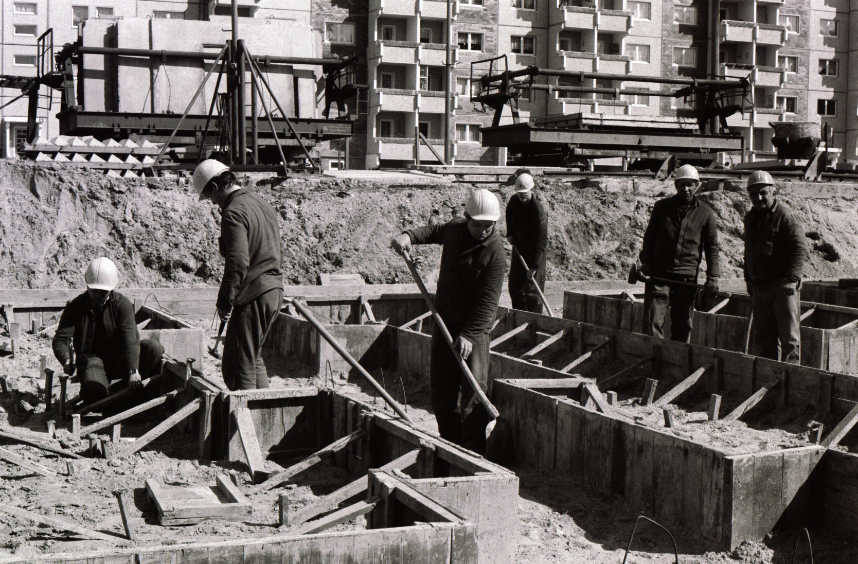 /export/sites/hgw/de/.galleries/Pressestelle-Pressemitteilungen/13b-Fundamentarbeiter-auf-der-Baustelle-in-Schoenwalde.jpg