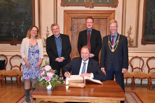 Besuch tschechischer Botschafter zur Eröffnung 1. Bohemikum