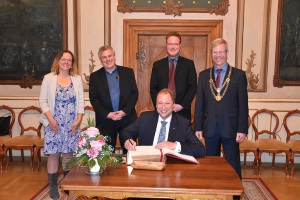 Besuch tschechischer Botschafter zur Eröffnung 1. Bohemikum