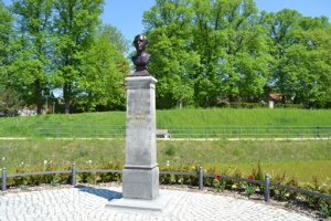 Einweihung der Paepke-Stele auf dem Paepke-Platz (19.5.2017) (2) Foto Pressestelle