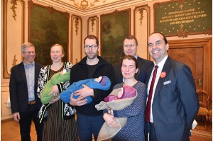 Empfang der Drillinge im Rathaus