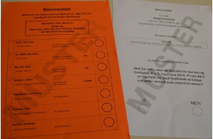 Wahl-und Abstimmungszettel für Landratswahl und Bürgerentscheid 2018 - © Pressestelle Wahl-und Abstimmungszettel für Landratswahl und Bürgerentscheid 2018