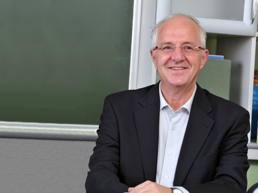 /export/sites/hgw/de/.galleries/Pressestelle-Pressemitteilungen/Familien-Universitaet-Prof.-Harry-Walter-Foto-Hannah-Weissbrodt.jpg