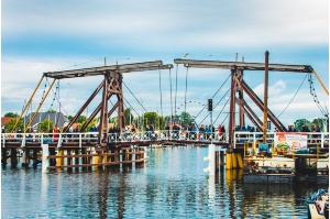 geschlossene Wiecker Brücke zum Fischerfest 2016