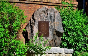 der restaurierte Jahn-Gedenkstein - © Peter Binder der restaurierte Jahn-Gedenkstein