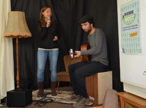 Marc und Annabelle singen bei den Wohnzimmerkonzerten in der Mensa am Schießwall - © Pressestelle Marc und Annabelle singen bei den Wohnzimmerkonzerten in der Mensa am Schießwall