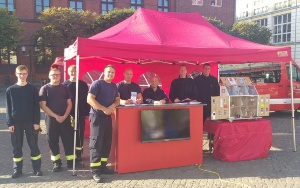 Infostand der Greifswalder Feuerwehr auf dem Markt