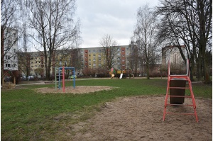 einige dieser Bäume müssen für Ersatzneubau der Kita Marschak weichen