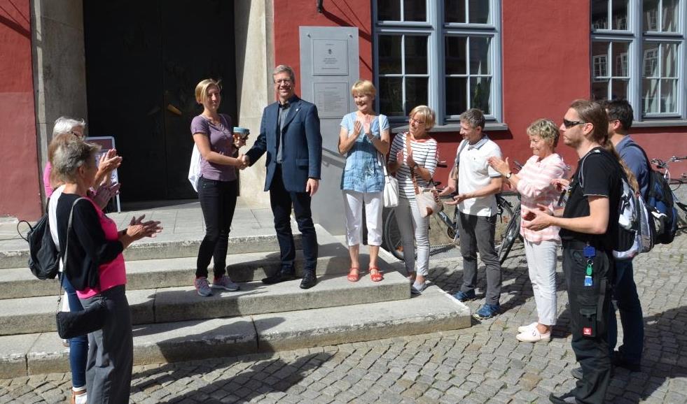 /export/sites/hgw/de/.galleries/Pressestelle-Pressemitteilungen/Pokaluebergabe-Stadtradeln-2018-BS-Eichenbrink-Foto-Anna-Lena-Zerbel-1-Kopie.JPG