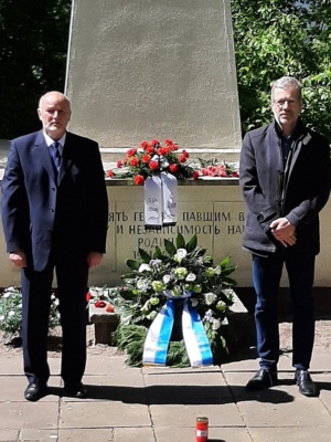 Egbert Liskow und Dr. Stefan Fassbinder gedenken der Opfer des 2. Weltkriegs