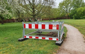 abgesperrte Baufelder an der Klosterruine Eldena - © Amt für Bildung, Kultur und Sport abgesperrte Baufelder an der Klosterruine Eldena