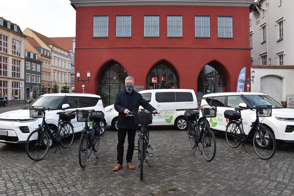 /export/sites/hgw/de/.galleries/Pressestelle-Pressemitteilungen/Pressemitteilungen-2020/Neue-E-Autos-und-Dienstraeder-fuer-die-Greifswalder-Stadtverwaltung-Foto-Pressestelle-3.JPG