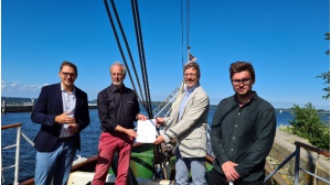 Patrick Dahlemann, Detlef Löll, Friedrich Fichte und Dr. Stefan Fassbinder stellen das Sanierungskonzept für die GREIF vor - © Pressestelle Patrick Dahlemann, Detlef Löll, Friedrich Fichte und Dr. Stefan Fassbinder stellen das Sanierungskonzept für die GREIF vor