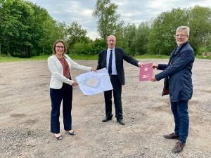 Übergabe Zuwendungsbescheid Parkplatz Klosterruine