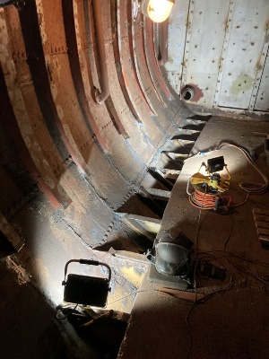 Die Spanten im Mittschiffbereich des Segelschulschiffs GREIF wurden herausgetrennt