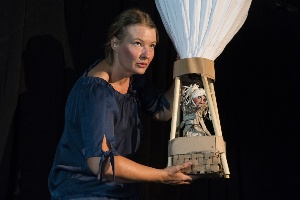 Das Theater Randfigur spielt das Kindertheaterstück "Die Prinzessin auf der Erbse" - © Sebastian Vetter Das Theater Randfigur spielt das Kindertheaterstück "Die Prinzessin auf der Erbse"