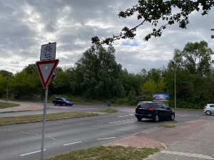 Blick aauf die Einmündung der Schönwalder Landstraße in die Hans-Beimler-Straße