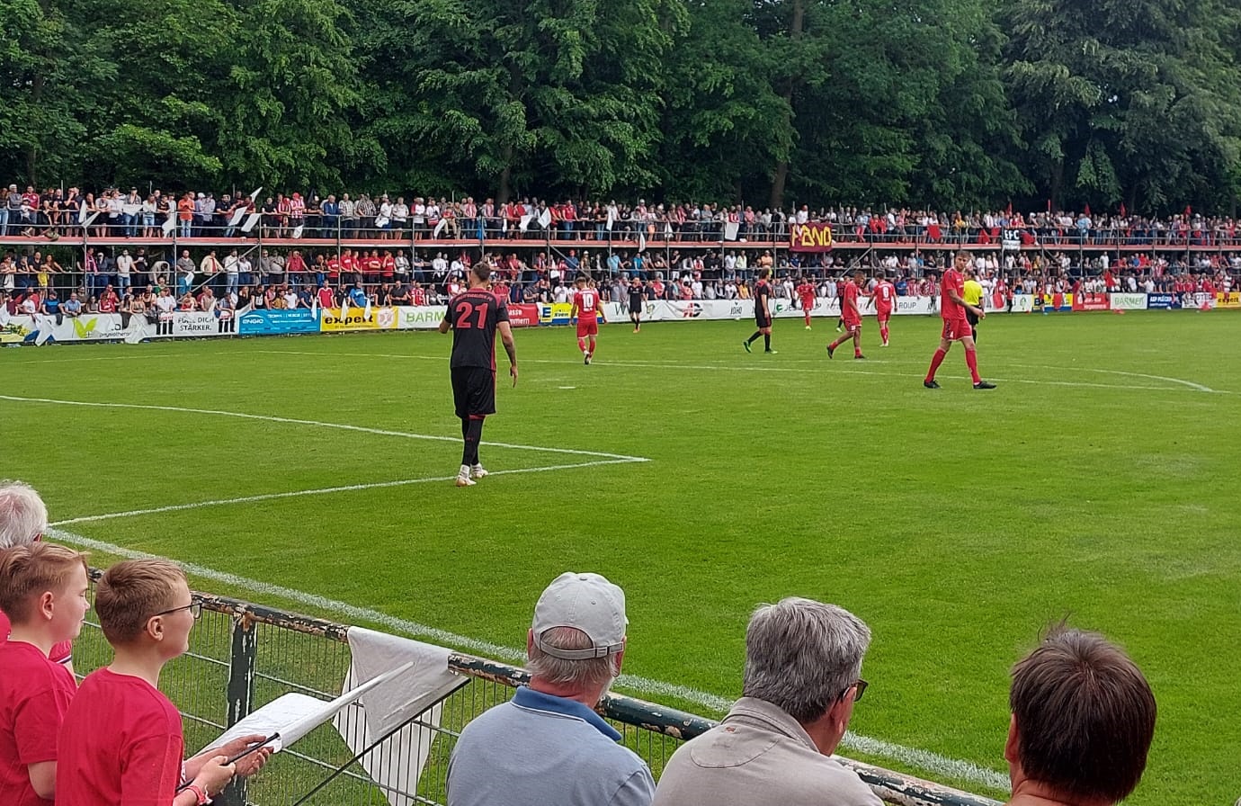 /export/sites/hgw/de/.galleries/Pressestelle-Pressemitteilungen/Pressemitteilungen-2022/Fussball-im-Volksstadion-Foto-Stefan-Fassbinder.jpg