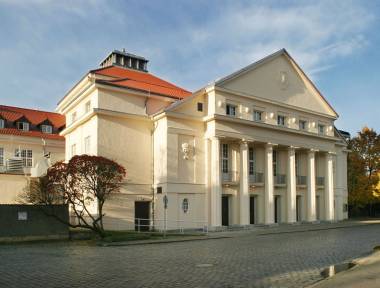 Außenansicht des Theaters in Greifswald