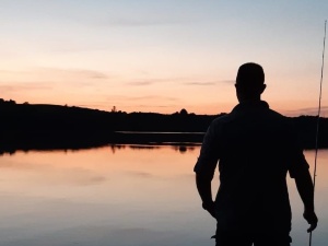 Angler am Ryck in den Abendstunden