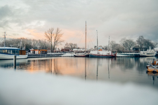 Schneezauber im Greifswalder Museumshafen im Winter 2021