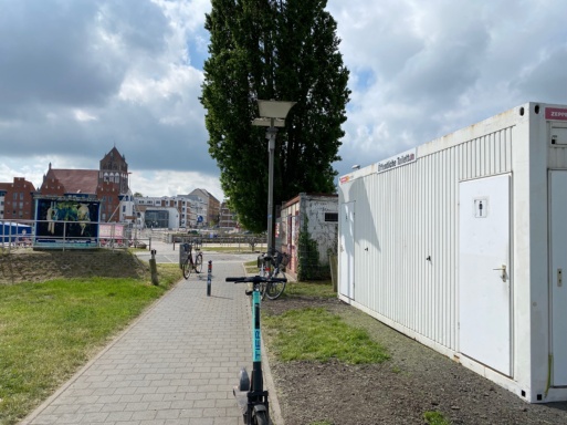 neuer Toilettencontainer am Museumshafen