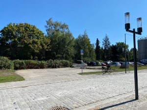 Die größeren Parkplätze in der Kuhstraße können ab dem 8.9.2023 wieder genutzt werden - © Pressestelle der Universitäts- und Hansestadt Greifswald Die größeren Parkplätze in der Kuhstraße können ab dem 8.9.2023 wieder genutzt werden